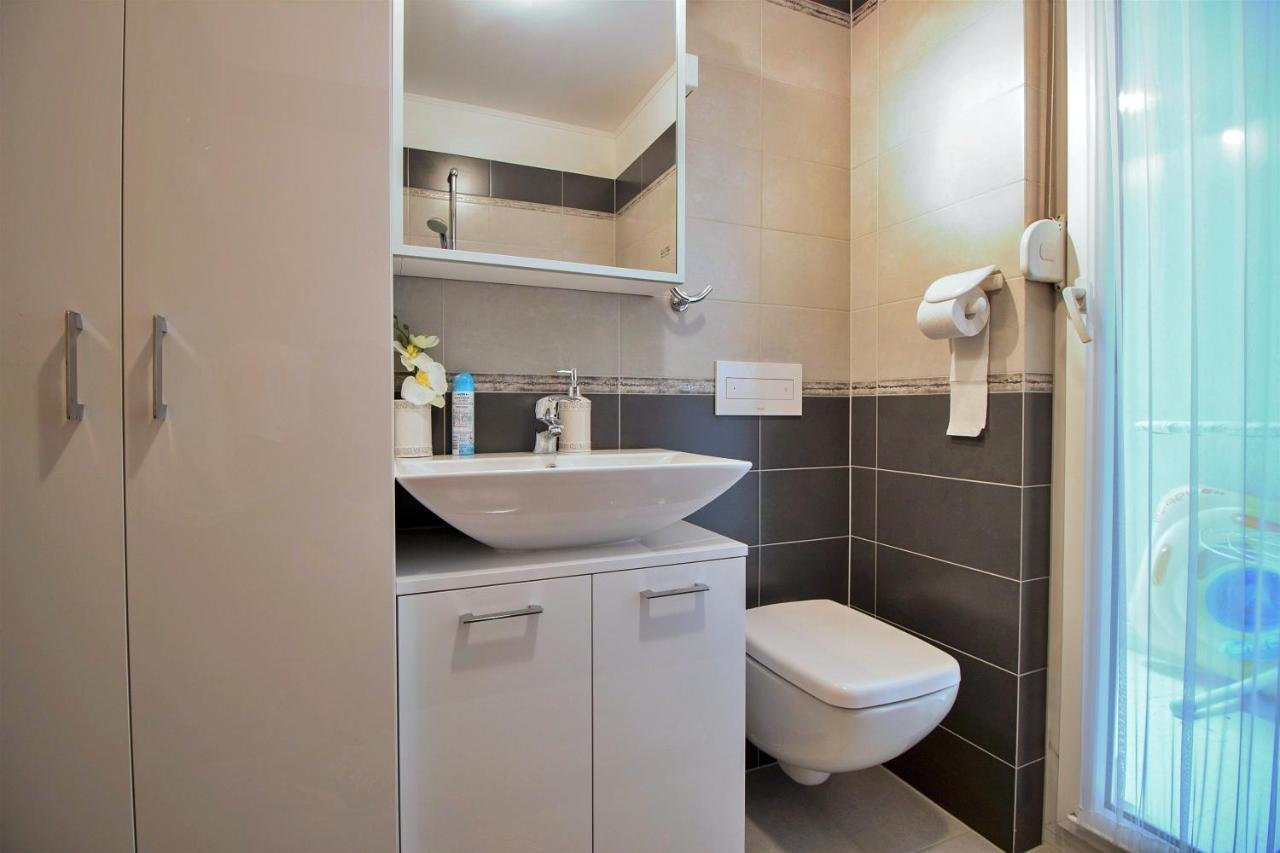 Apartment Lora Omiš Екстериор снимка